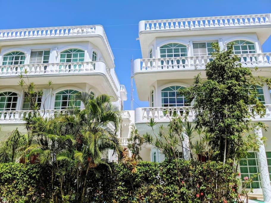 3br Phouse Rooftop Terrace With Plunge Pool And Ocean View Walk To 5th Ave And Cozumel Ferry *